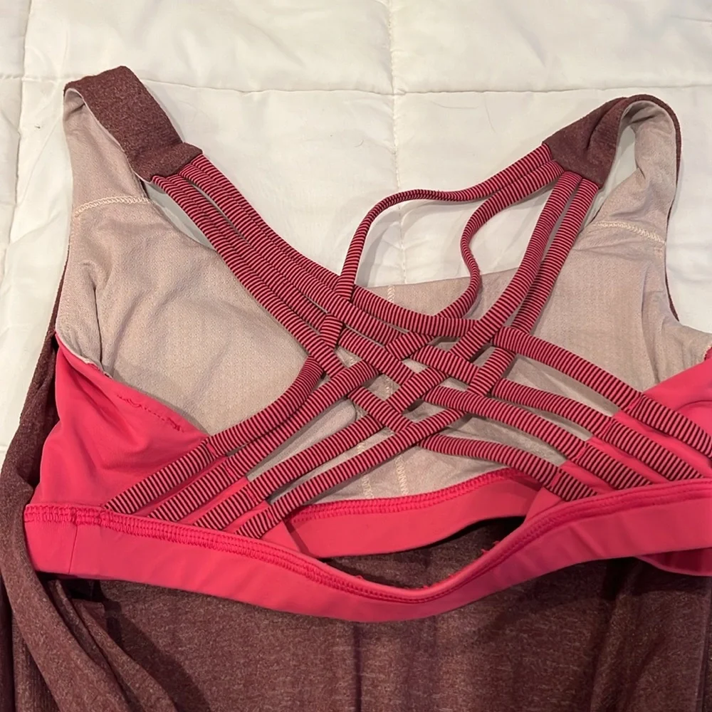 Lululemon tank size 6 excellent condition - Picture 5 of 6